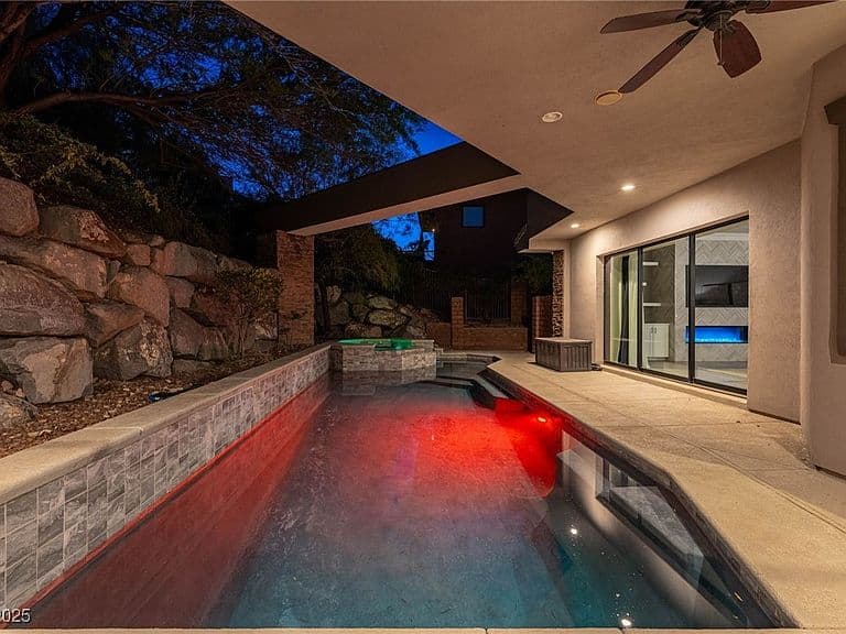 29 Soaring Bird Ct photo 4