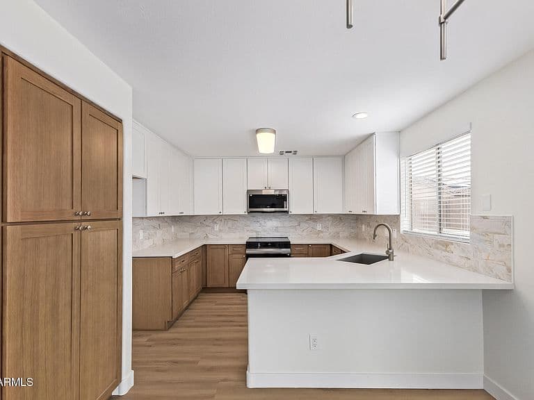 12930 N PALM Street photo 3