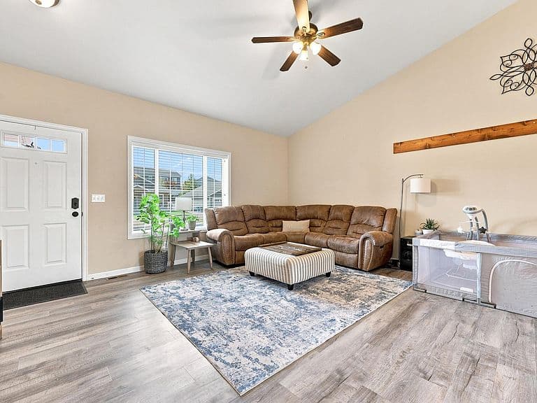 1257 Woodwind Dr photo 5