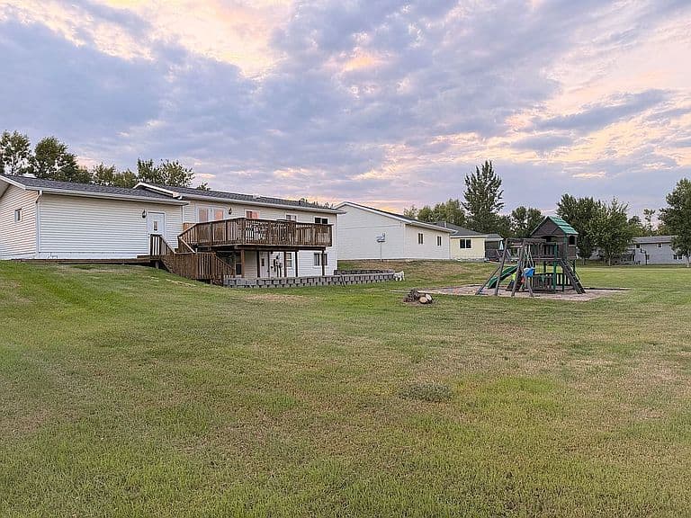 1211 Truesdale Dr photo 2
