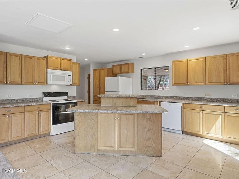 639 Dragonfly Dr photo 5