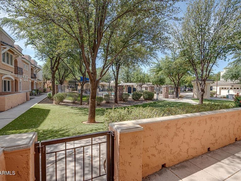 10757 N 74TH Street #1033 photo 3