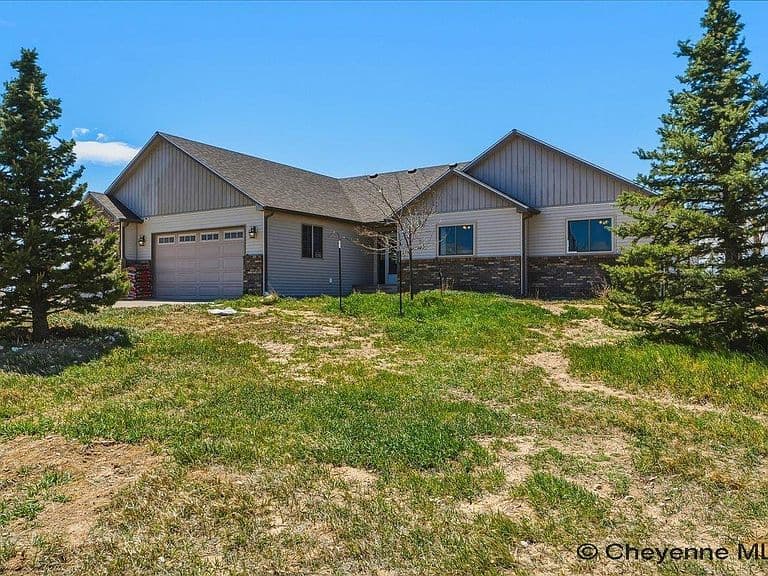 1153 Verlan Way photo 2
