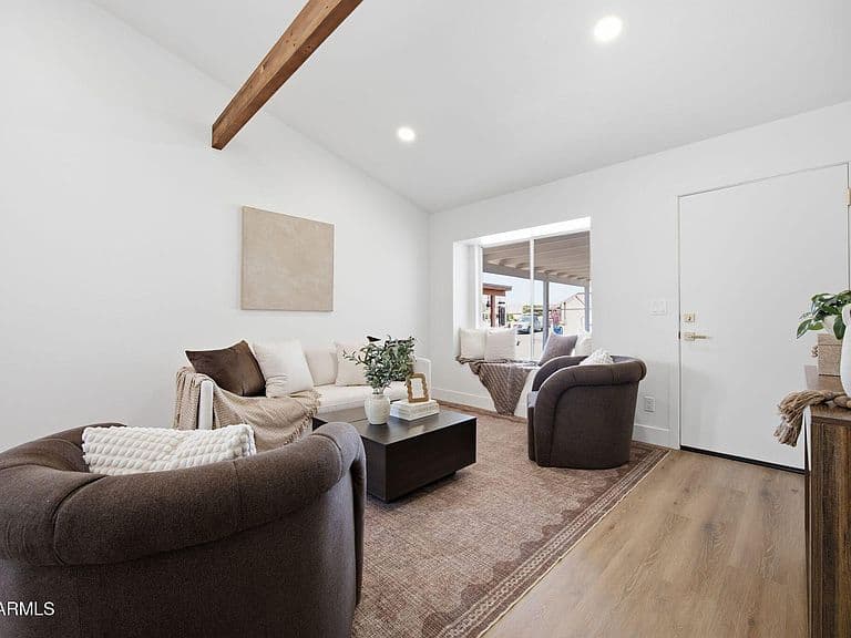 957 W Emerald Circle photo 5