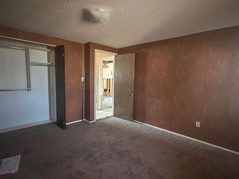 1021 Oak Way photo 4
