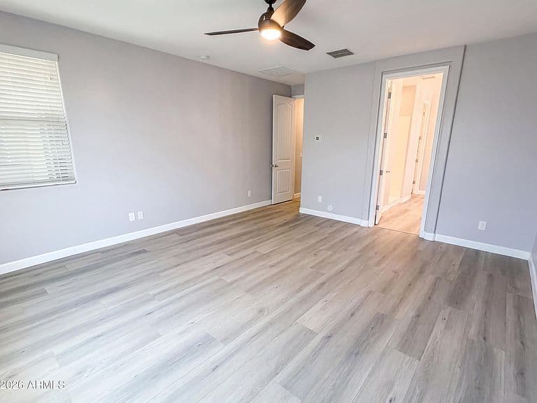 18840 W MERCER Lane photo 4