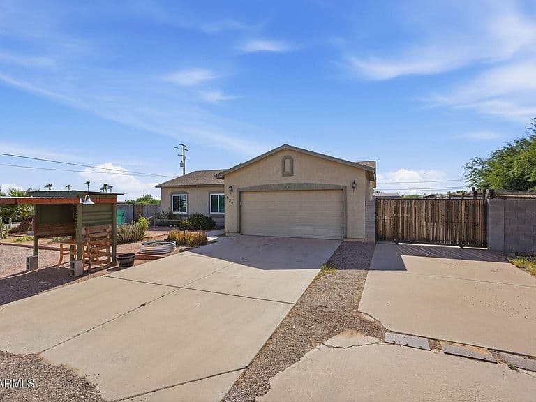 236 N THUNDERBIRD Drive photo 2