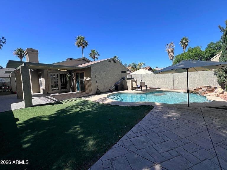 924 E ESCUDA Drive photo 1