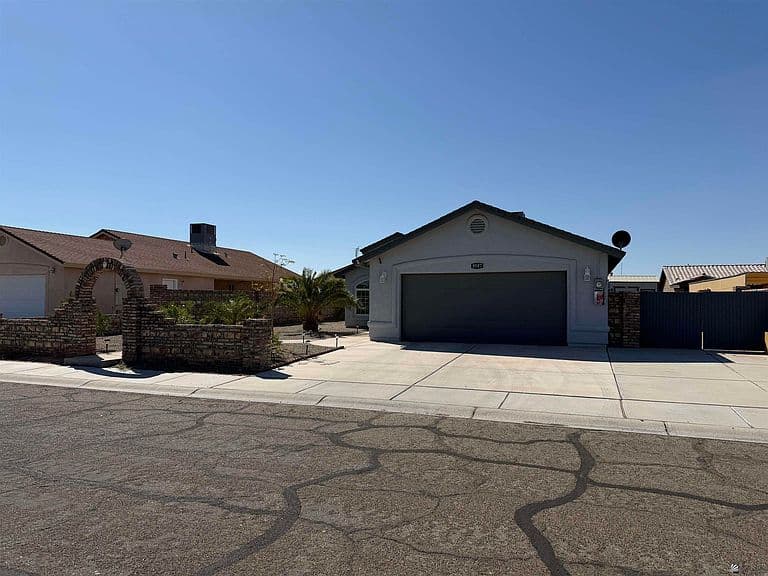 9587 E 38th Pl photo 2
