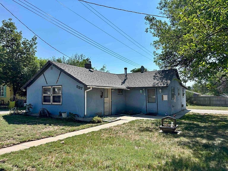 537 Albany Ave photo 1