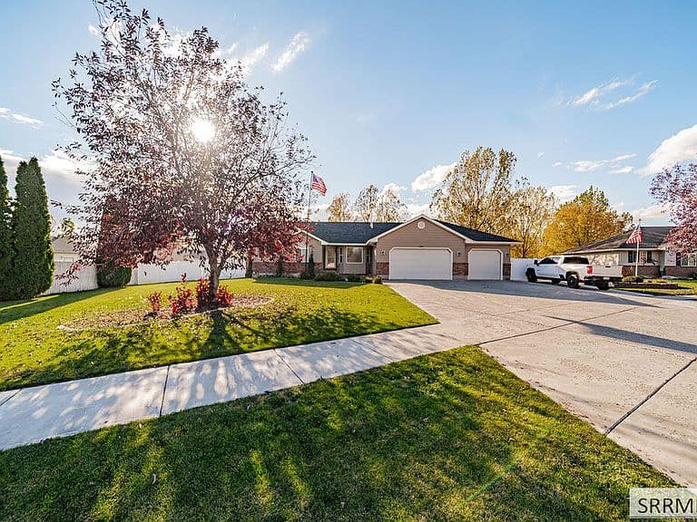 3320 E Woodside Dr photo 3