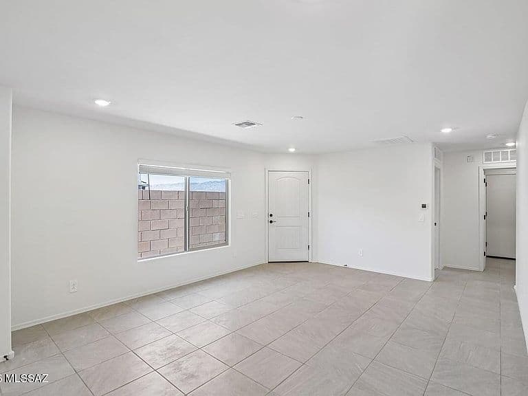 11002 S Audie Murphy Dr photo 4