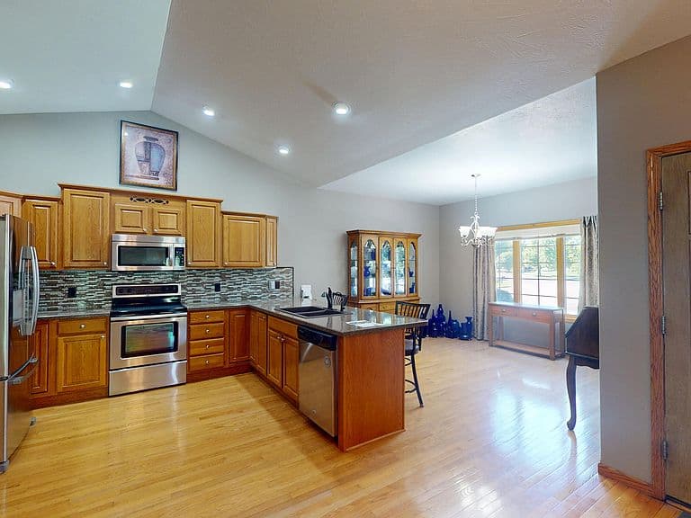 1100 Sunnyside Ct photo 5