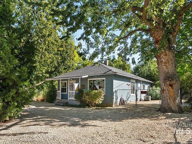 3516 N North St photo 2