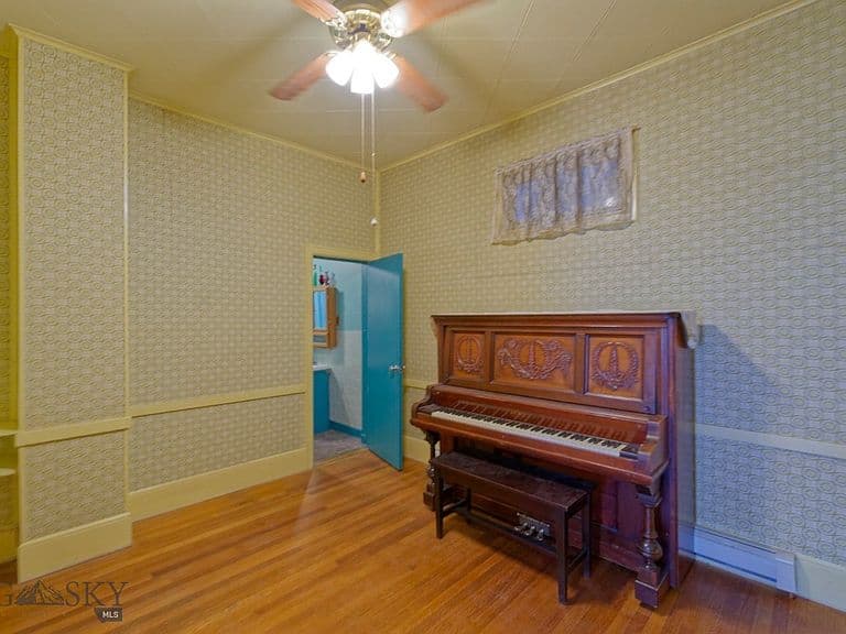 412 W Park St photo 3