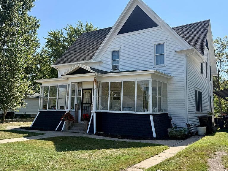 114 W Park Ave photo 2