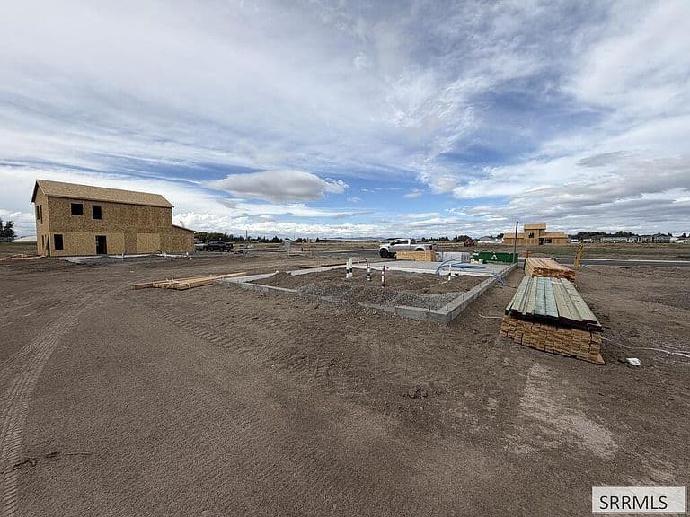 337 Stillwater Ln photo 1