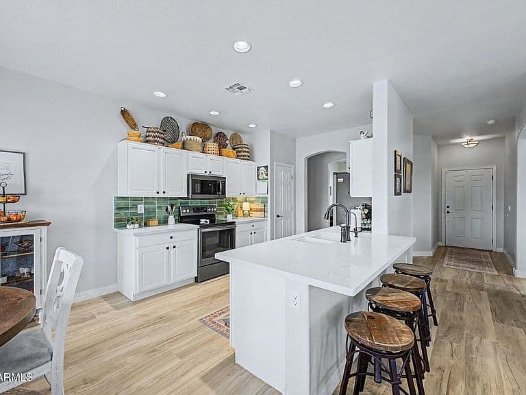6310 S WHITE Place photo 1