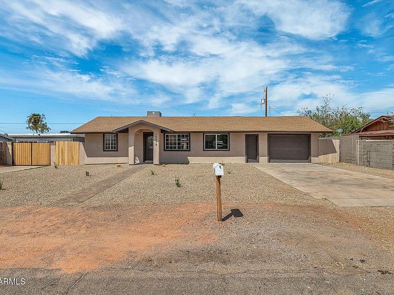 10418 E ALBANY Street photo 1