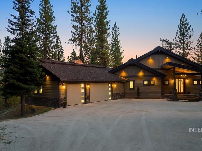 17 Madelyn Ct photo 1