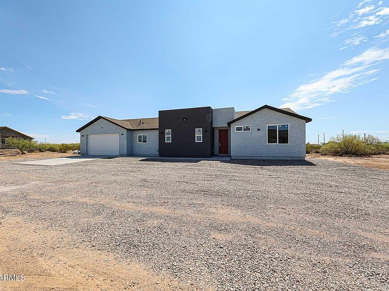 8335 S 351ST Drive photo 3