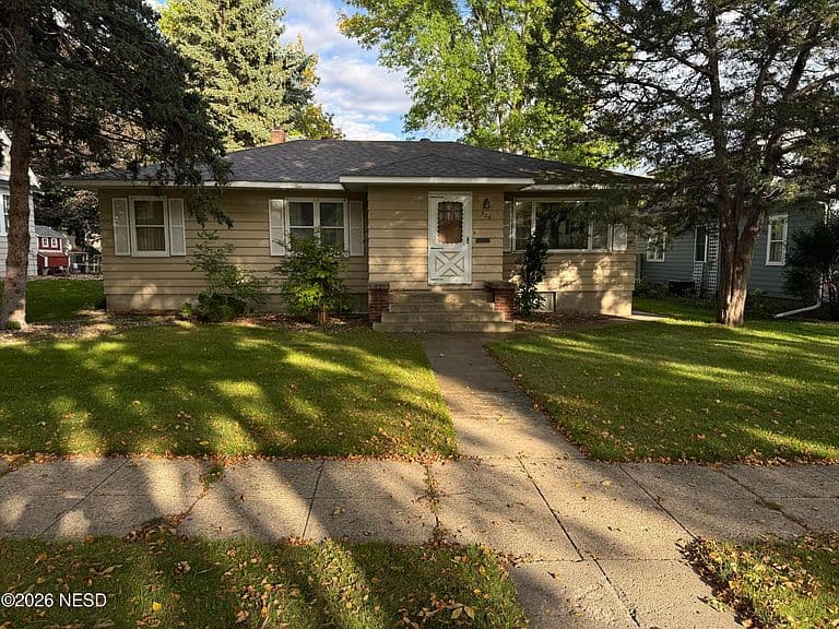 906 N Broadway photo 1