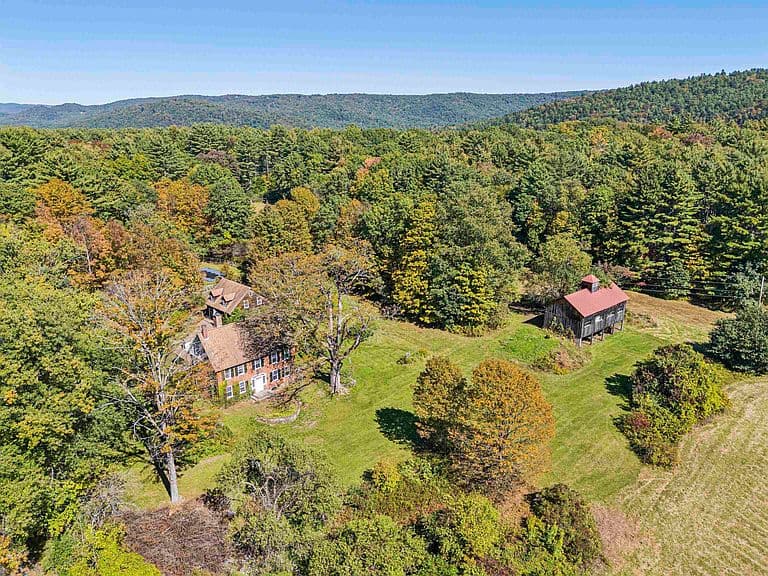 420 Quechee Road photo 5