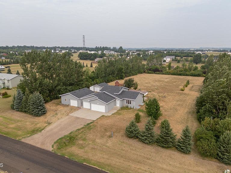 8431 Sage Dr photo 2