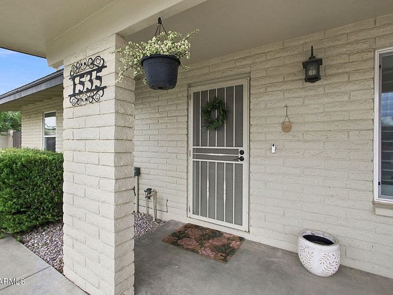 1535 E KENWOOD Street photo 4