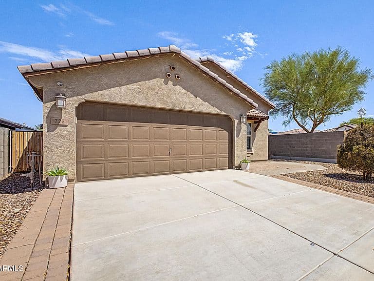 726 W JARDIN Drive photo 4