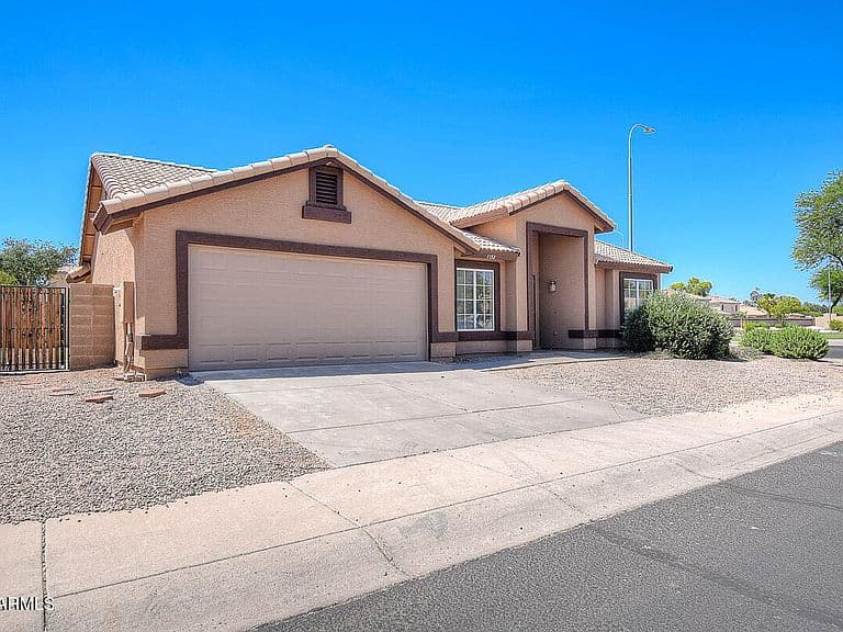 1152 S BRIDGER Drive photo 1