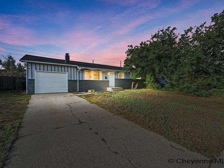309 Bocage Dr photo 1