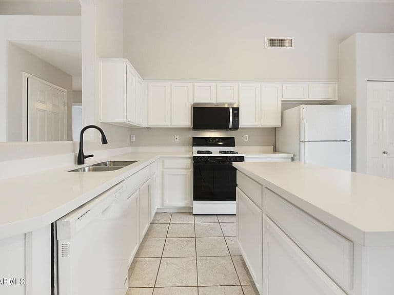 1705 W Muirwood Drive photo 3