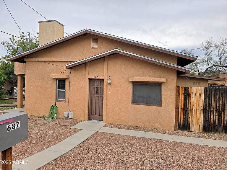 687 W NAVAJO Street photo 5