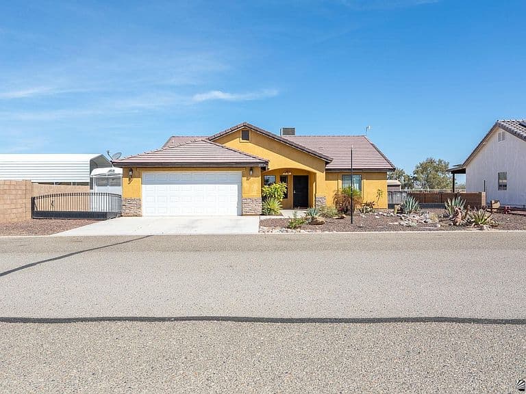 27226 Mesquite Ave photo 1
