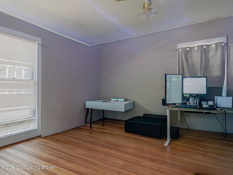 234 Sims St photo 5
