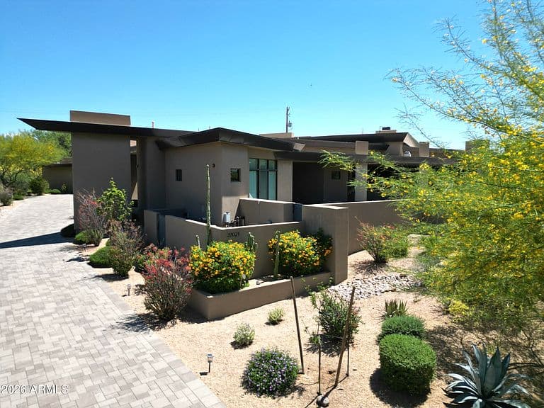 37021 N HOLIDAY Lane photo 1
