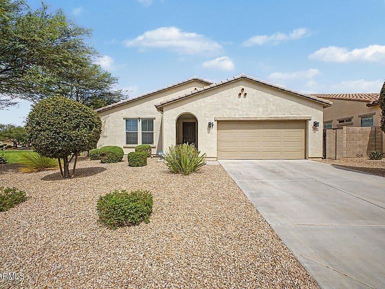1572 E LUNA BLANCA Way photo 1