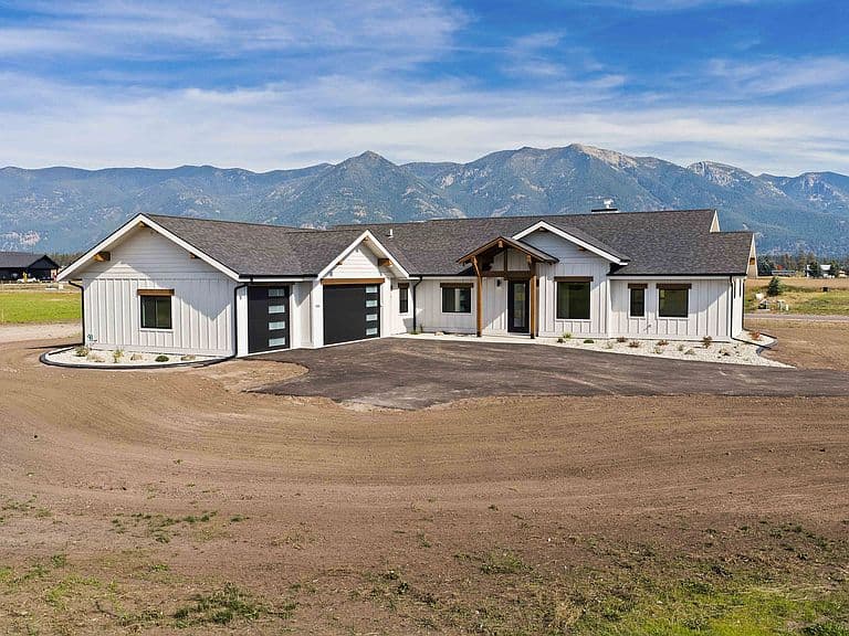 2046 Homestead Trl photo 1