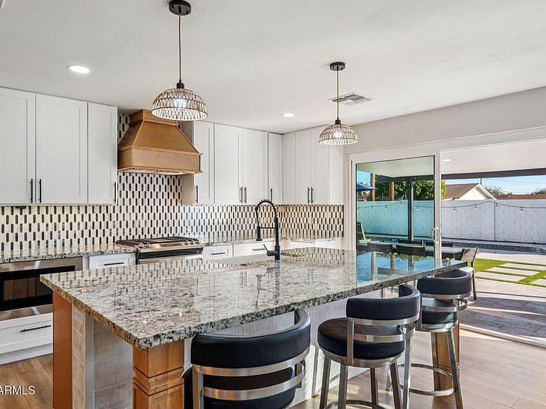 7339 E Wilshire Dr photo 4