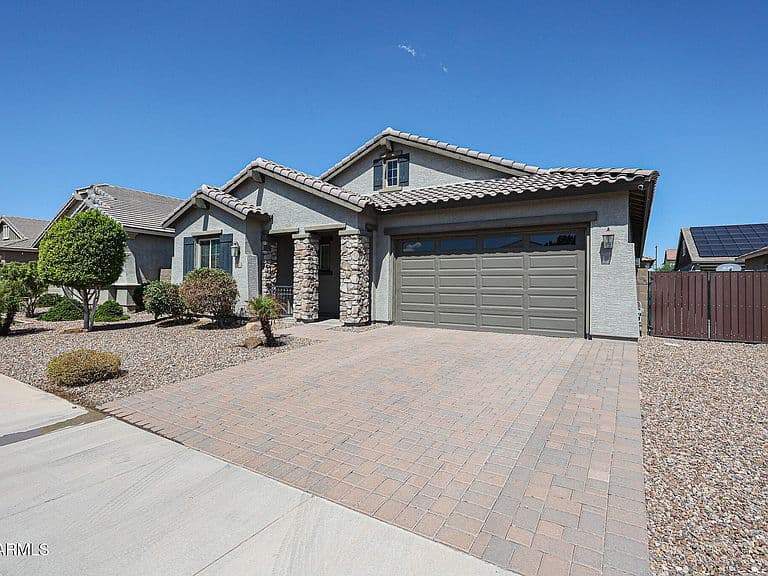 15262 W GARFIELD Street photo 2