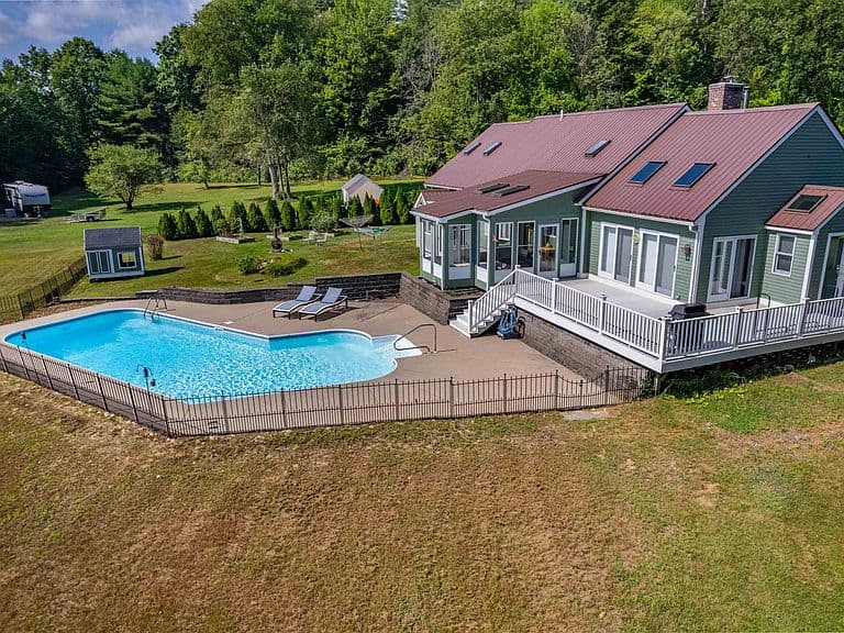 4373 River Road photo 2