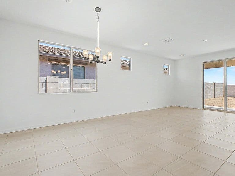 40010 W DESERT FAIRWAYS Drive photo 4