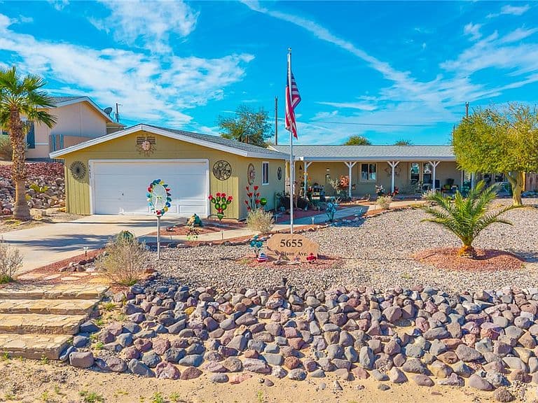 5655 S Bison Ave photo 1