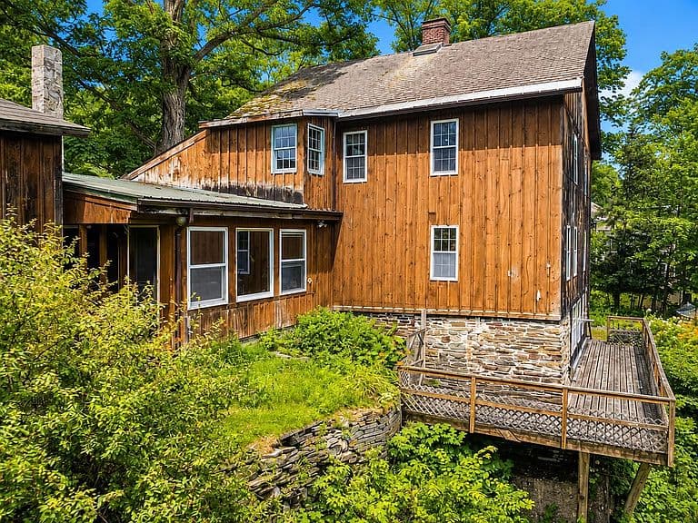 212 Thrall Road photo 4