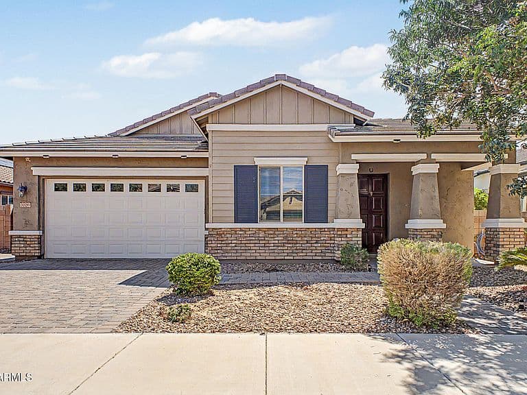 20289 E RAVEN Drive photo 3