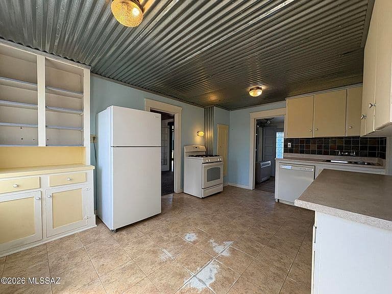 221 E Drachman St photo 5