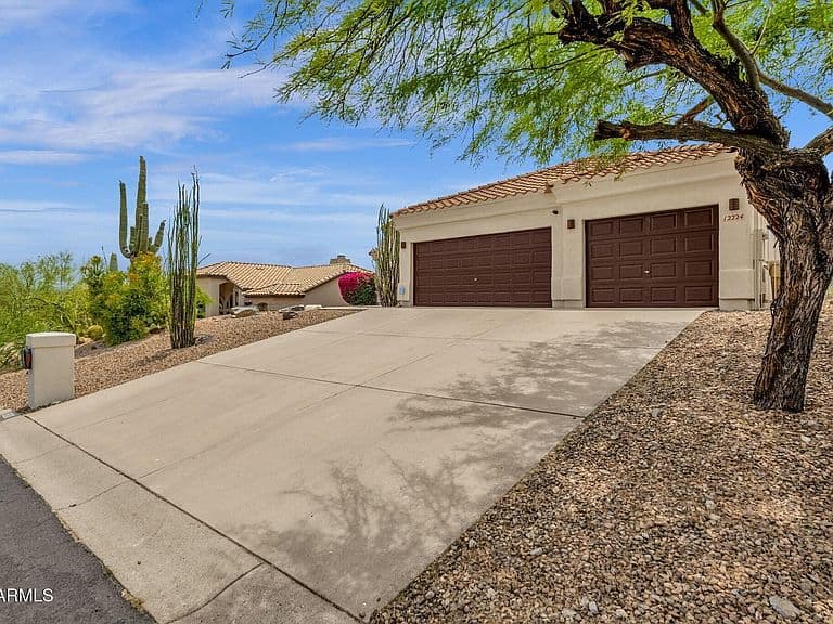12224 N DESERT SAGE Drive photo 3