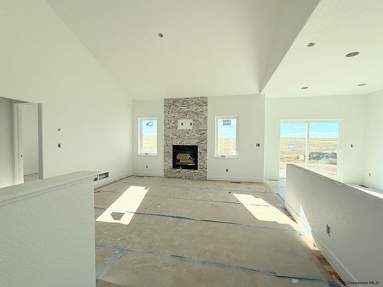 2062 Mammoth Rd photo 2