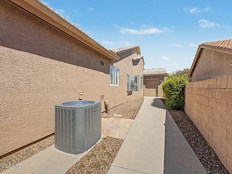 63838 E Whispering Tree Ln photo 4